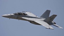 Истребитель-бомбардировщик F/A-18E/F Super Hornet